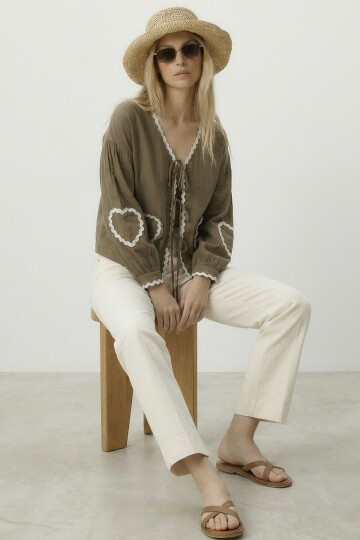 Haki Kalp Nakışlı Bağlamalı Mevsimlik Ceket