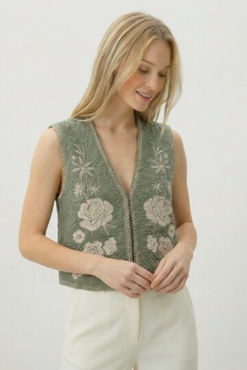 Haki Nakış Detaylı Astarlı Dokulu Crop Yelek