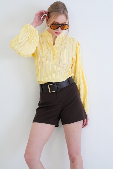 Hakim Yaka Önü Düğmeli Balon Kol Fırfır Kumaş Gömlek Bluz