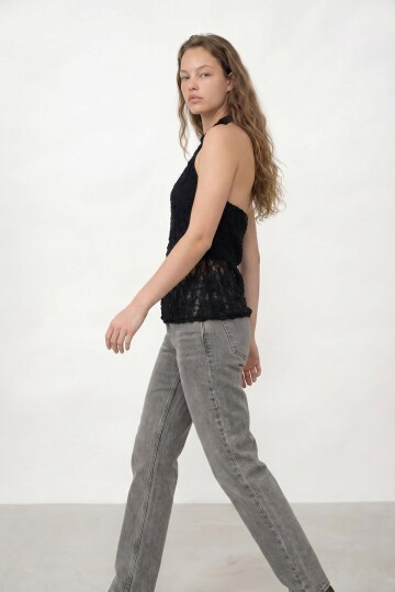 Halter Yaka Dantel Detaylı Bluz