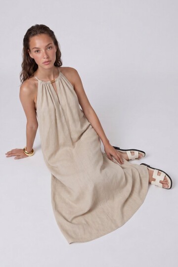 Halter Yaka Metal Detaylı Maxi Elbise