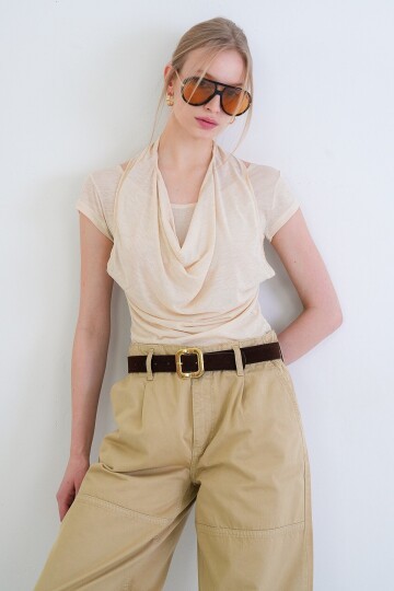 Havuz Yaka Degaje Detaylı Transparan Örme Bluz