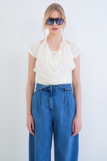 Havuz Yaka Degaje Detaylı Transparan Örme Bluz