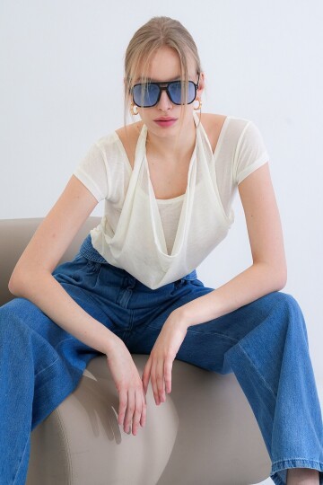 Havuz Yaka Degaje Detaylı Transparan Örme Bluz