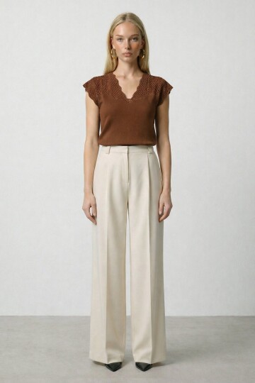 Kahverengi V Yaka Delik Ajurlu Mevsimlik Triko Bluz