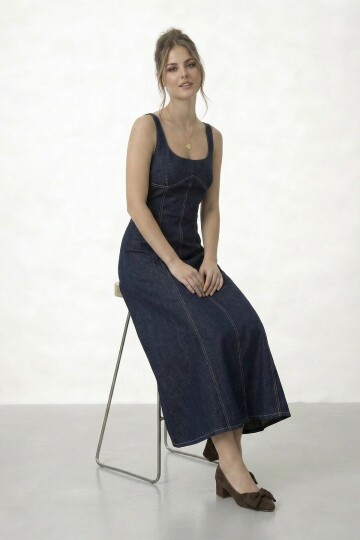 Kare Yaka Dikiş Detaylı Maxi Elbise