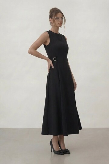 Kemer Detaylı Kolsuz Midi Elbise