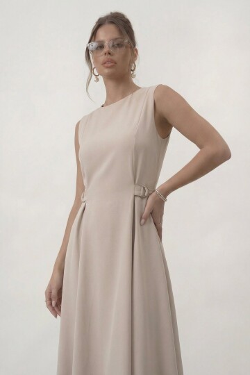 Kemer Detaylı Kolsuz Midi Elbise