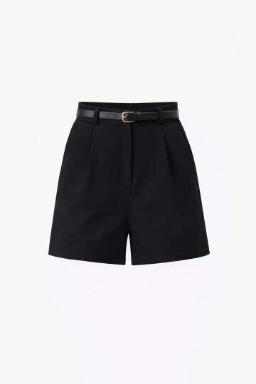 Kemer Detaylı Mini Şort