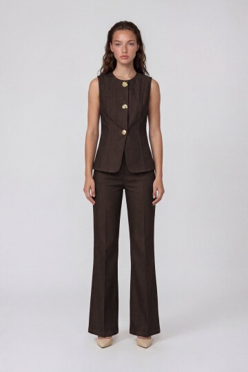 Kolsuz Düğme Detaylı Yelek Ve Denim Pantolon Takım