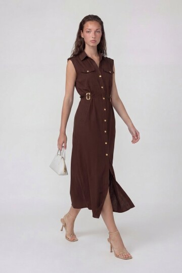 Kolsuz Gömlek Yaka Düğme Ve Kemer Detaylı Midi Elbise