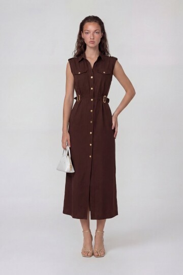 Kolsuz Gömlek Yaka Düğme Ve Kemer Detaylı Midi Elbise