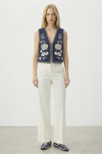 Lacivert Nakış Detaylı Astarlı Dokulu Crop Yelek