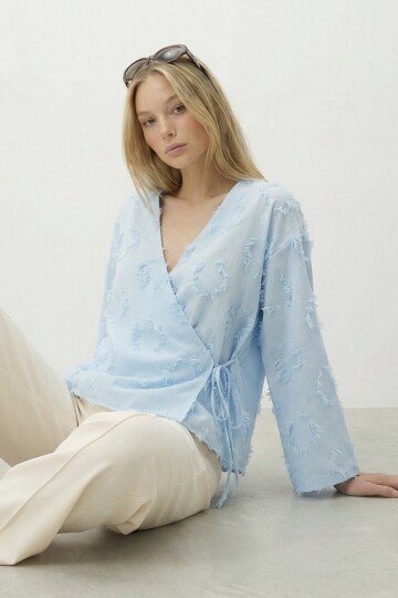 Mavi V Yaka Önü Bağlamalı Püskül Detaylı Yazlık Keten Ceket