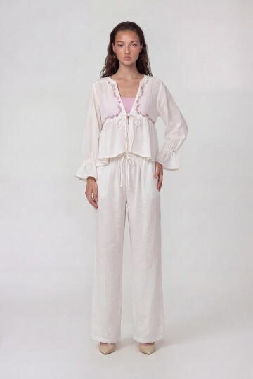 Nakış Detaylı Uzun Kollu Bluz Ve Pantolon Takım