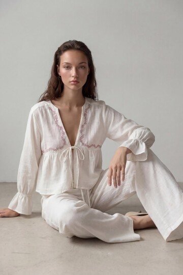 Nakış Detaylı Uzun Kollu Bluz Ve Pantolon Takım