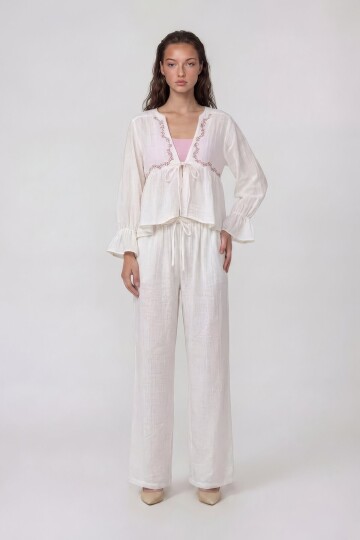 Nakış Detaylı Uzun Kollu Bluz Ve Pantolon Takım