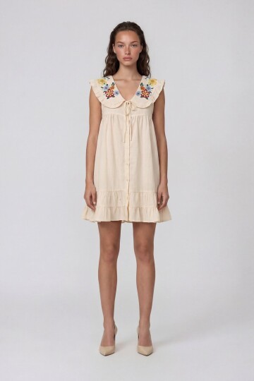 Robası Nakışlı Bağlama Detaylı Önü Düğmeli Keten Elbise