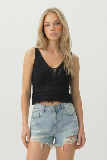 Siyah Askılı Ajurlu Örme Crop Bluz