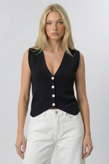 Siyah V Yaka Düğmeli Yazlık Triko Yelek