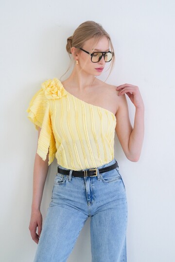 Tek Omuz Detaylı Fırfır Kumaş Bluz Bluz