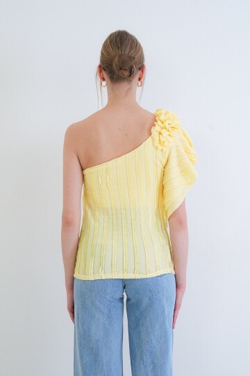 Tek Omuz Detaylı Fırfır Kumaş Bluz Bluz