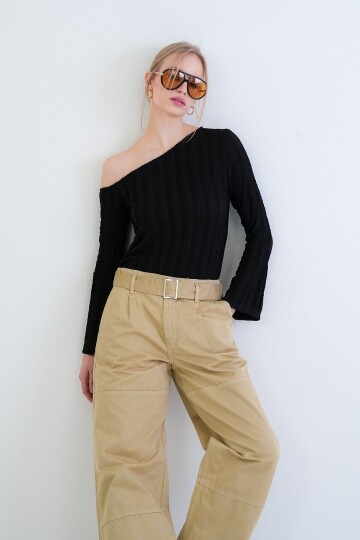 Tek Omuz İspanyol Kol Fırfır Kumaş Bluz