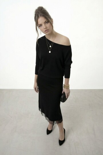 Uzun Kol Dantel Detaylı Mini Elbise