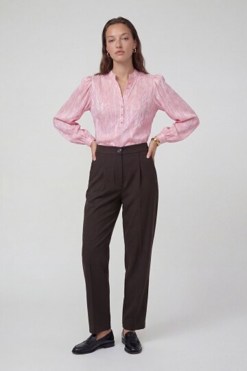 Uzun Kollu Hakim Yaka Gömlek