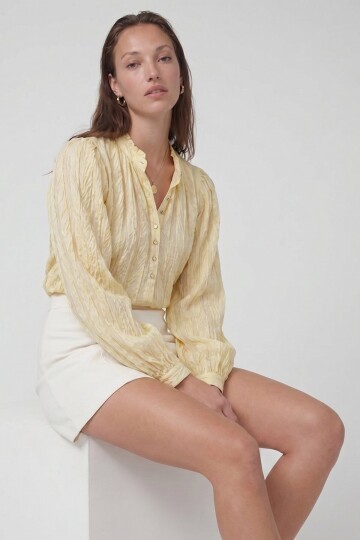 Uzun Kollu Hakim Yaka Gömlek