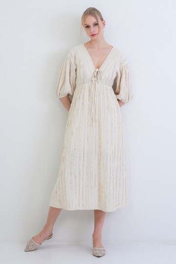 V Yaka Bağlama Detaylı Fırfır Kumaş Maxi Boy Elbise