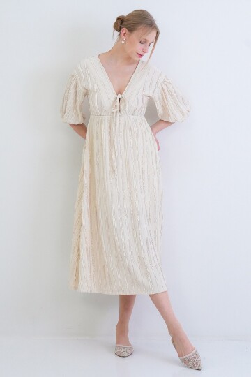 V Yaka Bağlama Detaylı Fırfır Kumaş Maxi Boy Elbise