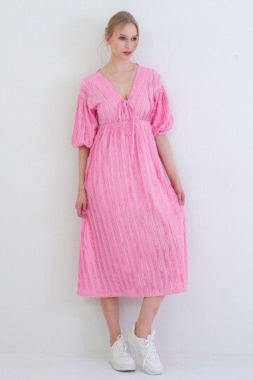 V Yaka Bağlama Detaylı Fırfır Kumaş Maxi Boy Elbise