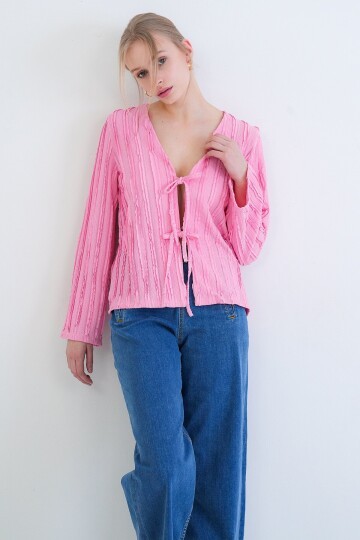 V Yaka Bağlama Detaylı Fırfır Kumaş Örme Bluz