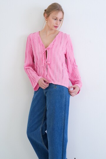 V Yaka Bağlama Detaylı Fırfır Kumaş Örme Bluz