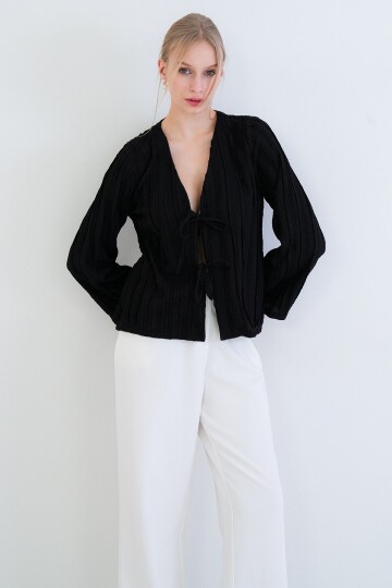 V Yaka Bağlama Detaylı Fırfır Kumaş Örme Bluz