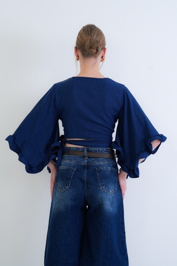 V Yaka Bağlama Detaylı Kolları Fırfırlı Sofia Keten Bluz