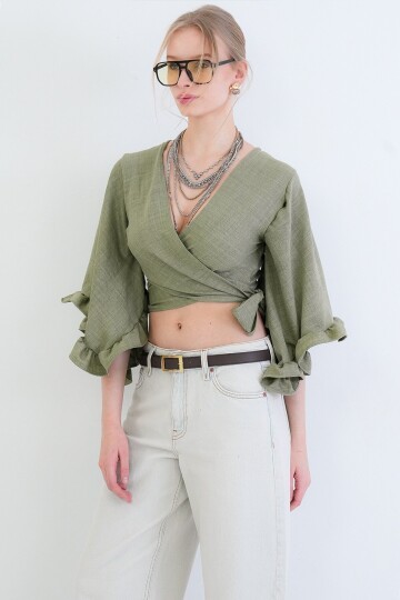 V Yaka Bağlama Detaylı Kolları Fırfırlı Sofia Keten Bluz