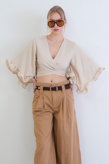 V Yaka Bağlama Detaylı Kolları Fırfırlı Sofia Keten Bluz