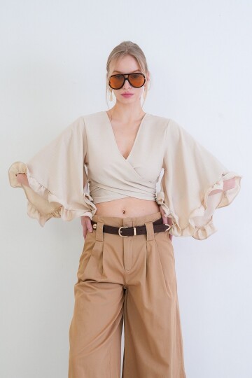 V Yaka Bağlama Detaylı Kolları Fırfırlı Sofia Keten Bluz