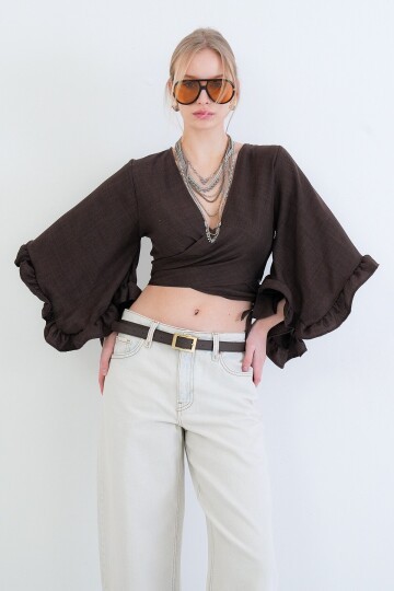 V Yaka Bağlama Detaylı Kolları Fırfırlı Sofia Keten Bluz