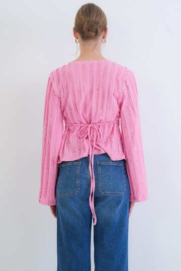 V Yaka Burgu Detaylı Fırfır Kumaş Bluz