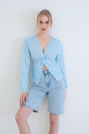 V Yaka Burgu Ve Yırtmaç Detaylı Pamuklu Bluz