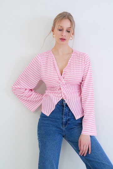 V Yaka Burgu Ve Yırtmaç Detaylı Pamuklu Bluz