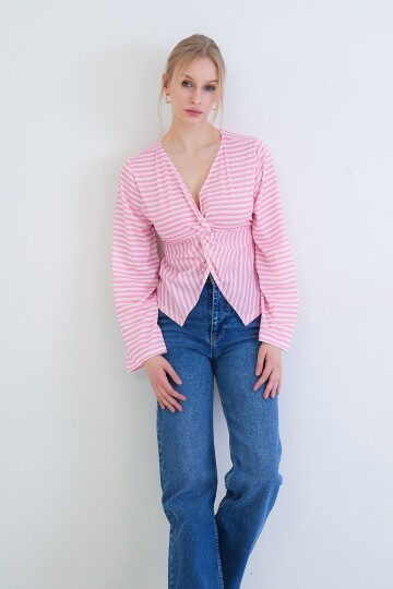 V Yaka Burgu Ve Yırtmaç Detaylı Pamuklu Bluz