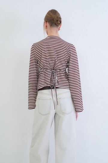 V Yaka Burgu Ve Yırtmaç Detaylı Pamuklu Bluz