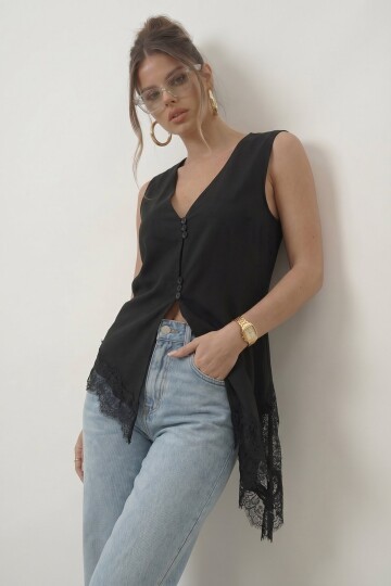 V Yaka Dantel Detaylı Asimetrik Yelek