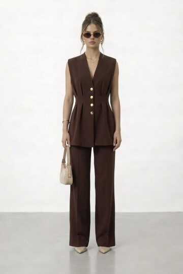 V Yaka Düğme Detaylı Kolsuz Takım