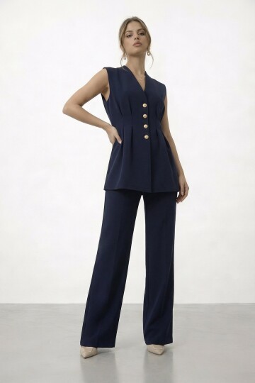 V Yaka Düğme Detaylı Kolsuz Takım