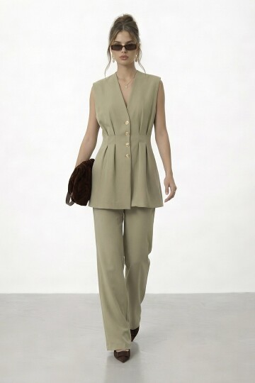 V Yaka Düğme Detaylı Kolsuz Takım